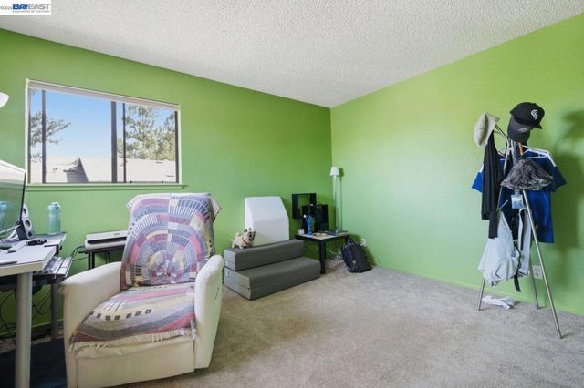 1701 Calais Ct, Hayward, CA 94541