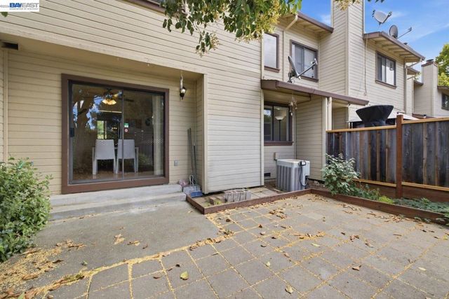 1701 Calais Ct, Hayward, CA 94541
