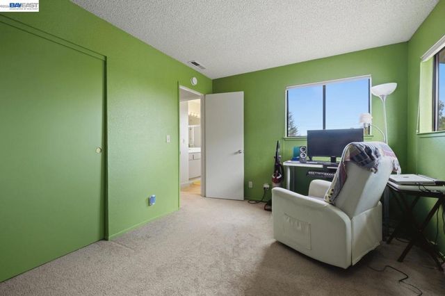 1701 Calais Ct, Hayward, CA 94541