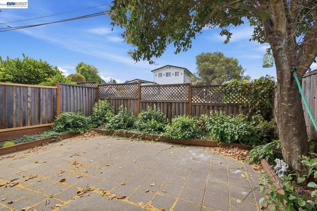 1701 Calais Ct, Hayward, CA 94541