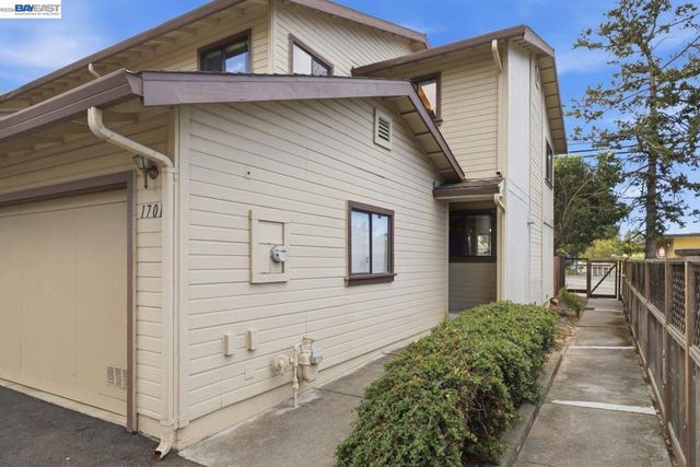 1701 Calais Ct, Hayward, CA 94541
