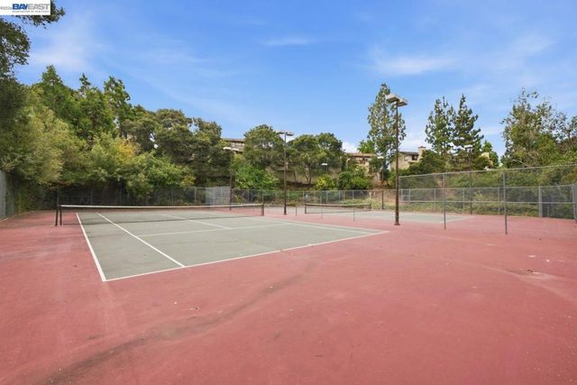 1701 Calais Ct, Hayward, CA 94541