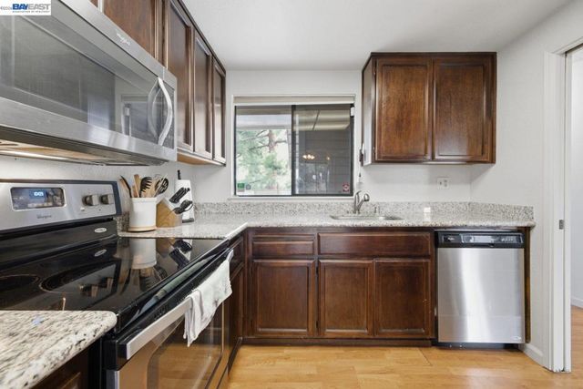 1701 Calais Ct, Hayward, CA 94541