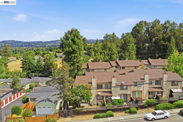 1701 Calais Ct, Hayward, CA 94541
