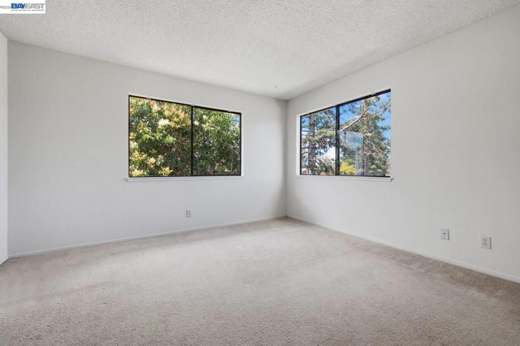 Image 23 of property listing at 1701 Calais Ct, Hayward, CA 94541