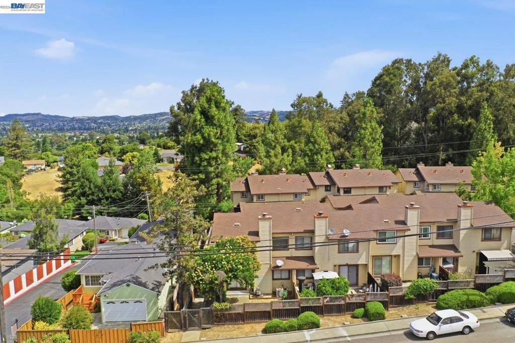 Image 40 of property listing at 1701 Calais Ct, Hayward, CA 94541