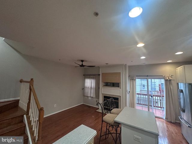 6493 POWATAN KNOLL CT, Alexandria, VA 22312