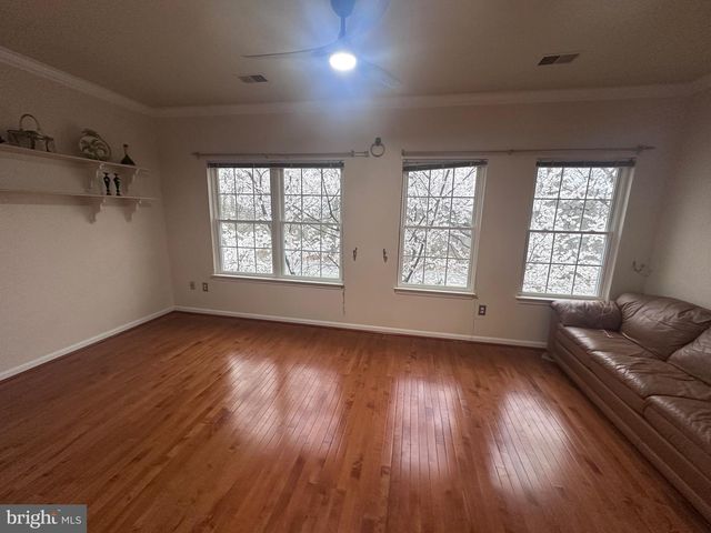 6493 POWATAN KNOLL CT, Alexandria, VA 22312