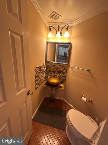 6493 POWATAN KNOLL CT, Alexandria, VA 22312