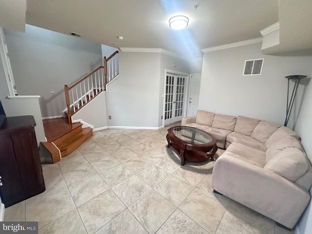 6493 POWATAN KNOLL CT, Alexandria, VA 22312