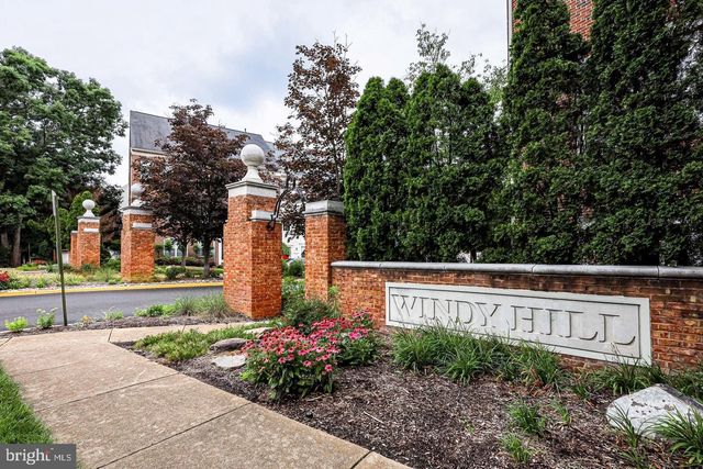 6493 POWATAN KNOLL CT, Alexandria, VA 22312