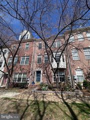 6493 POWATAN KNOLL CT, Alexandria, VA 22312