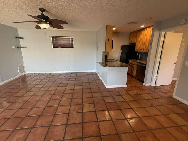 24 Crossings Circle H, Boynton Beach, FL 33435