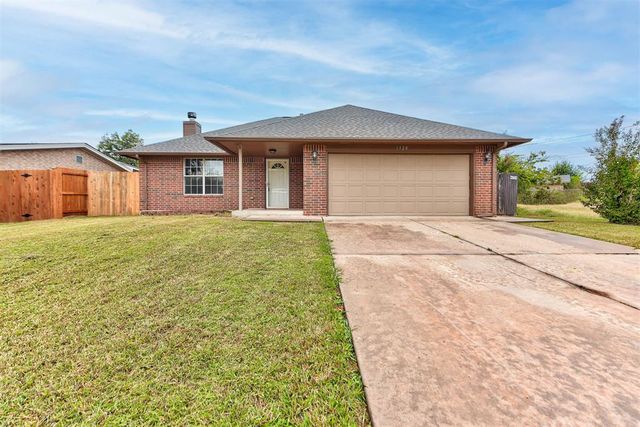 1528 Tudor Drive, Moore, OK 73160