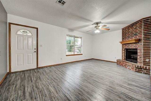 1528 Tudor Drive, Moore, OK 73160