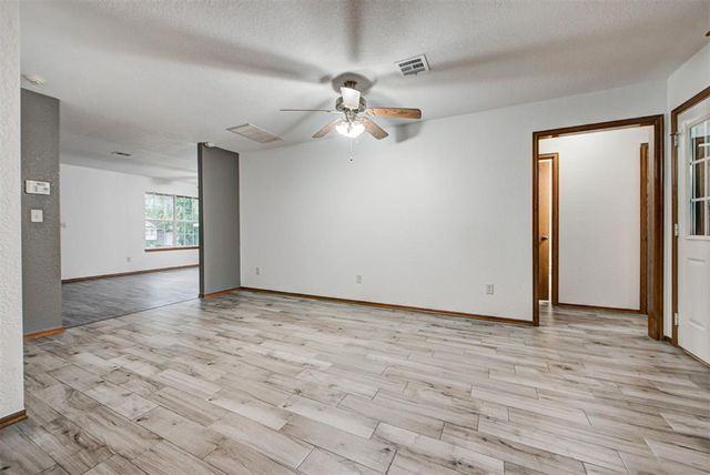 1528 Tudor Drive, Moore, OK 73160