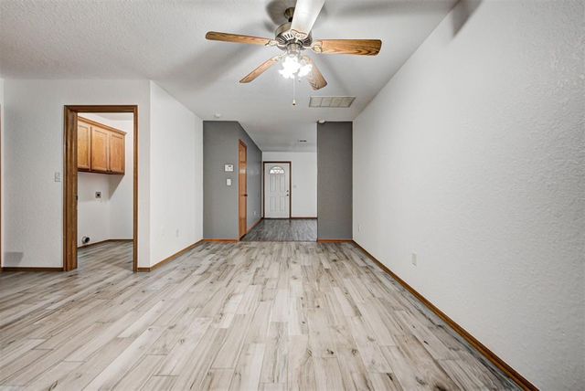 1528 Tudor Drive, Moore, OK 73160