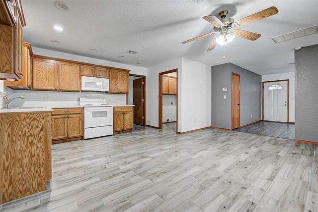 1528 Tudor Drive, Moore, OK 73160