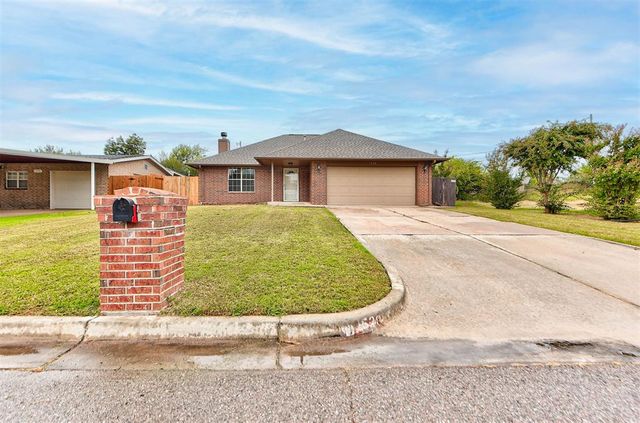 1528 Tudor Drive, Moore, OK 73160