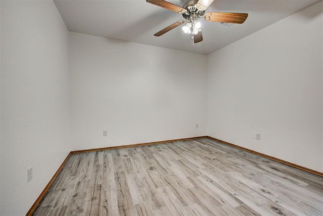 1528 Tudor Drive, Moore, OK 73160