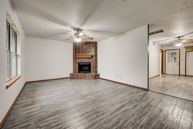 1528 Tudor Drive, Moore, OK 73160