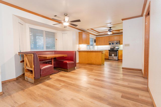 465 W Fargo Avenue, Hanford, CA 93230