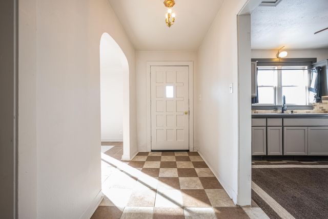 10 State Park Drive, Bay City, MI 48706