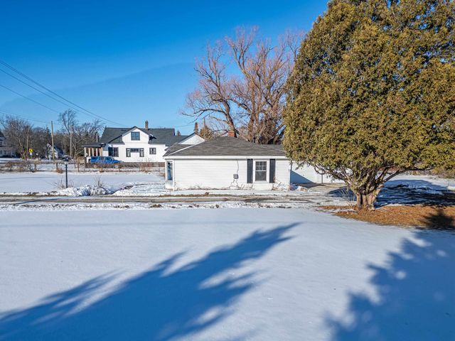 10 State Park Drive, Bay City, MI 48706