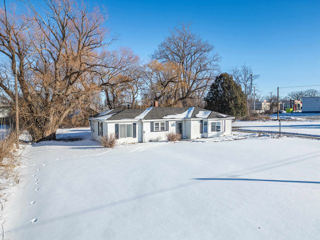 10 State Park Drive, Bay City, MI 48706