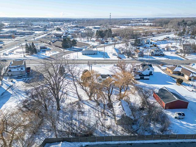 10 State Park Drive, Bay City, MI 48706