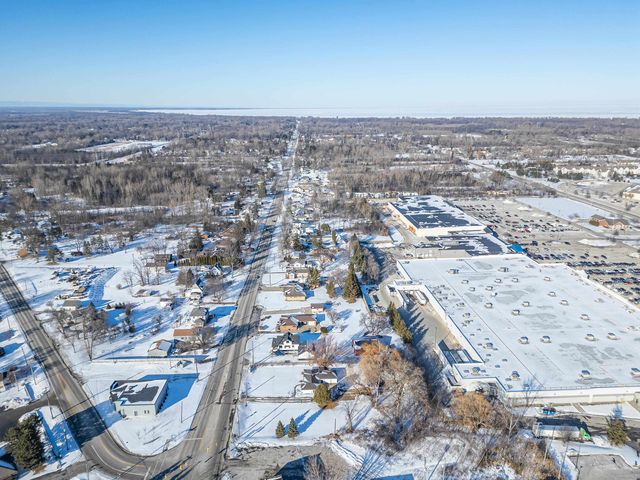 10 State Park Drive, Bay City, MI 48706