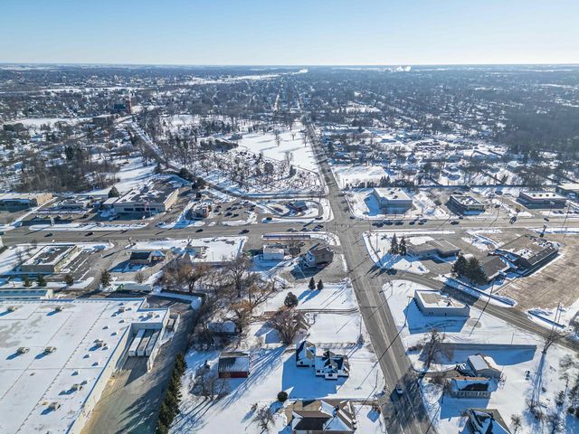 10 State Park Drive, Bay City, MI 48706