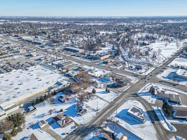 10 State Park Drive, Bay City, MI 48706