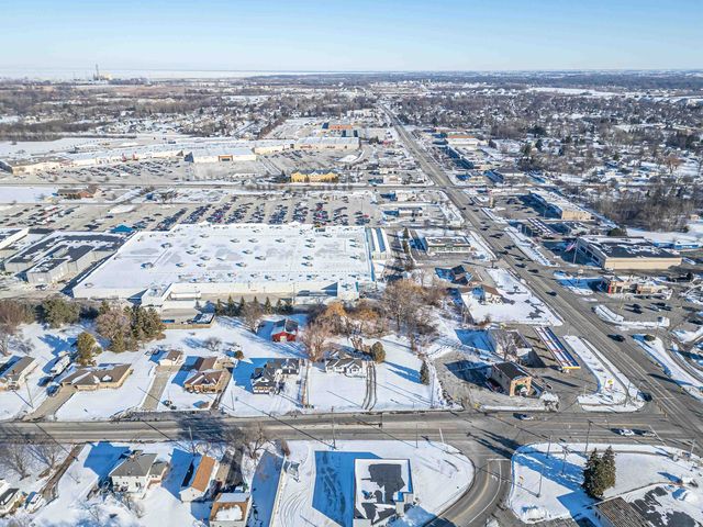 10 State Park Drive, Bay City, MI 48706