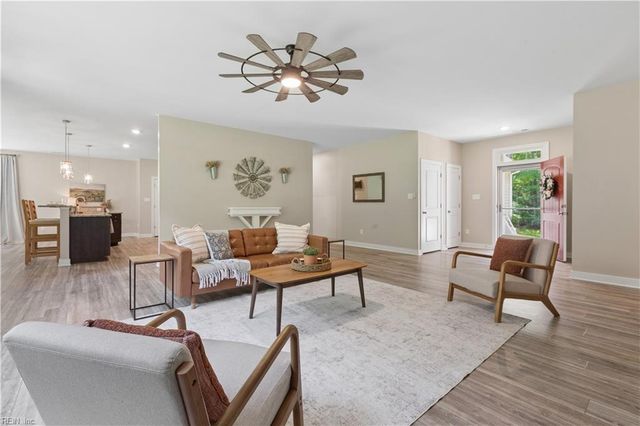 5903 Homeplace LN, Gloucester, VA 23061