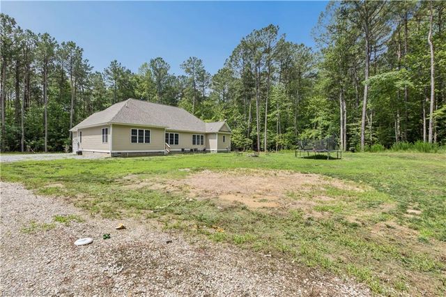5903 Homeplace LN, Gloucester, VA 23061