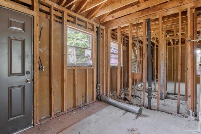 1609 E Leonard St, Pensacola, FL 32503