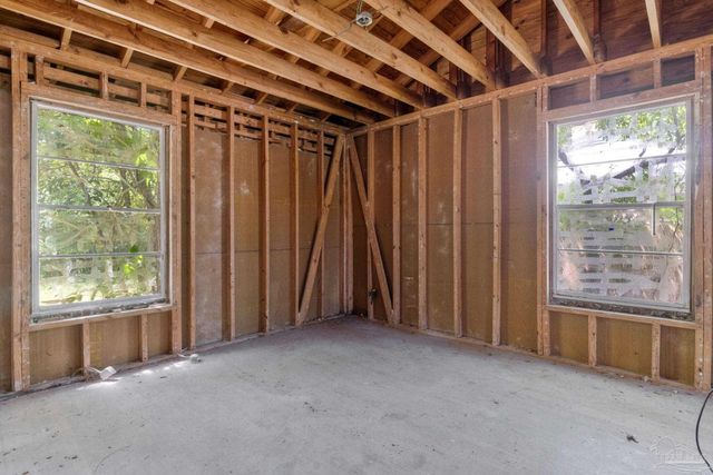 1609 E Leonard St, Pensacola, FL 32503