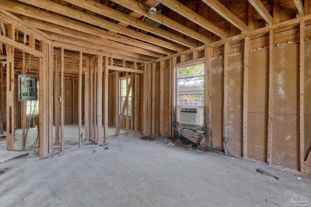 1609 E Leonard St, Pensacola, FL 32503