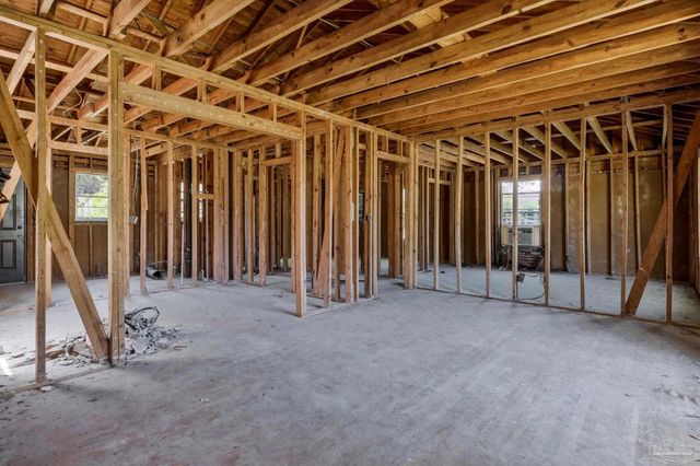 1609 E Leonard St, Pensacola, FL 32503