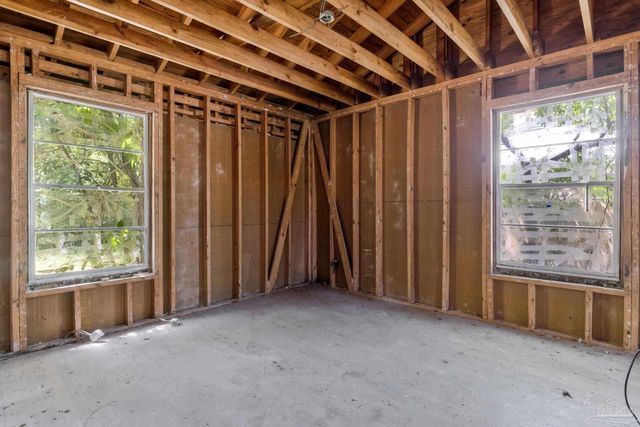 1609 E Leonard St, Pensacola, FL 32503