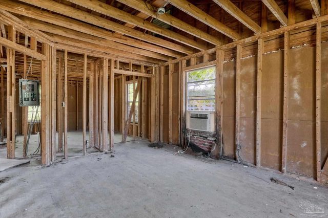 1609 E Leonard St, Pensacola, FL 32503