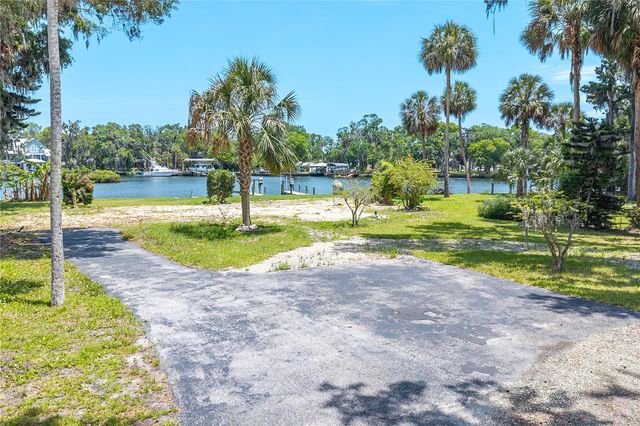 381 NW MAGNOLIA CIRCLE, Crystal River, FL 34428