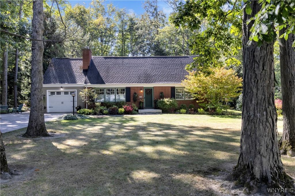 77 South Lane, Orchard Park, NY 14127