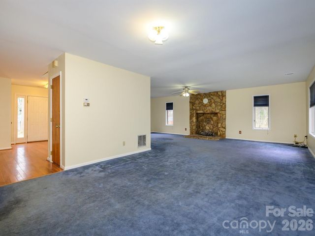 7600 Wallace Lane, Charlotte, NC 28212