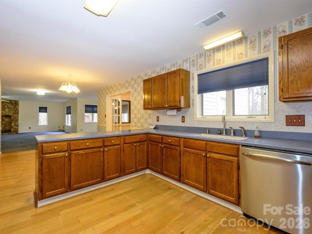 7600 Wallace Lane, Charlotte, NC 28212