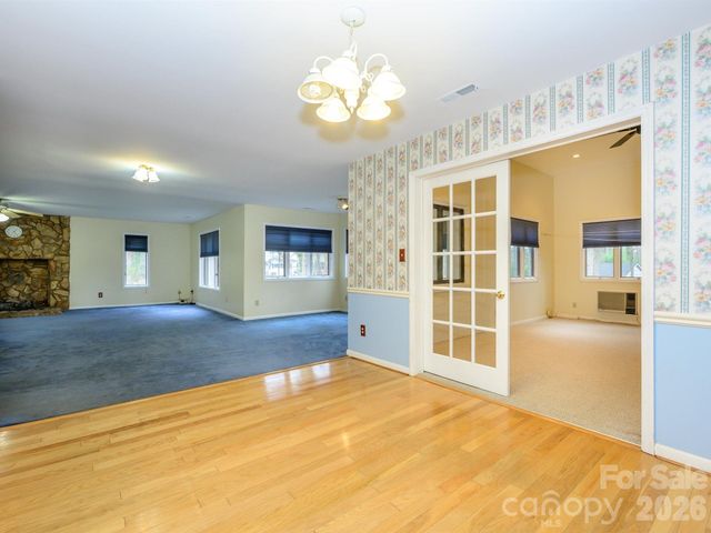 7600 Wallace Lane, Charlotte, NC 28212