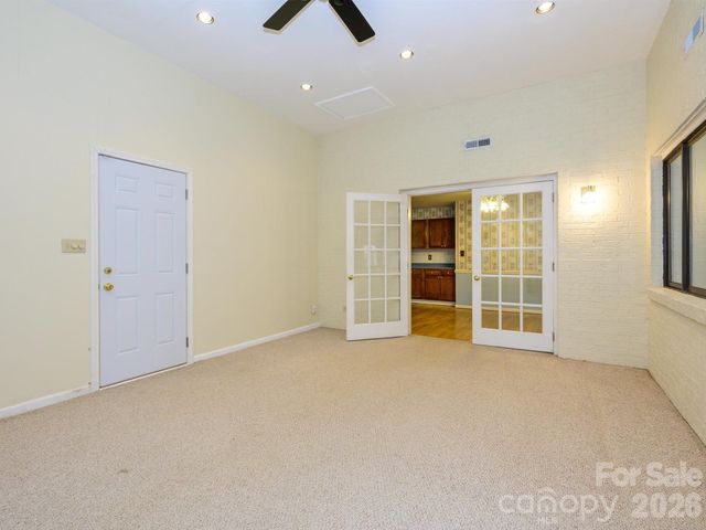 7600 Wallace Lane, Charlotte, NC 28212