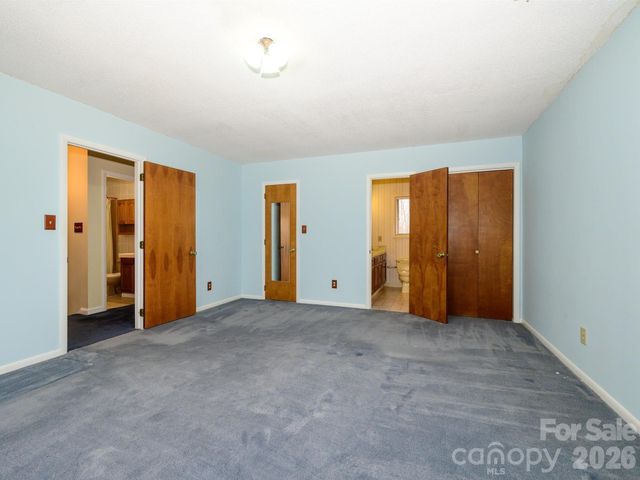 7600 Wallace Lane, Charlotte, NC 28212