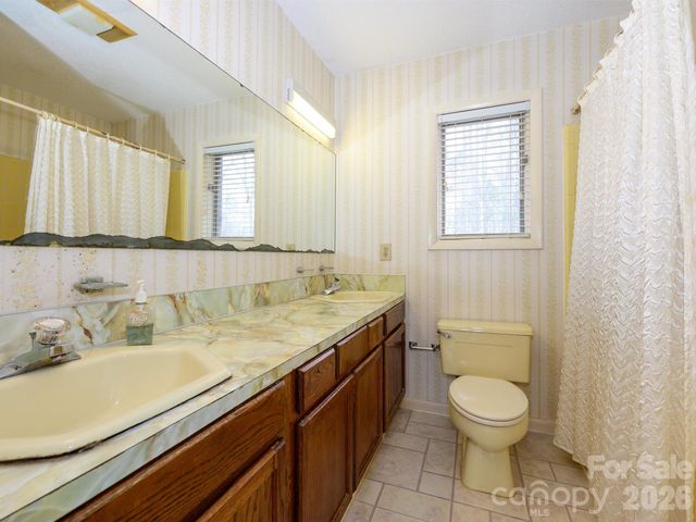 7600 Wallace Lane, Charlotte, NC 28212